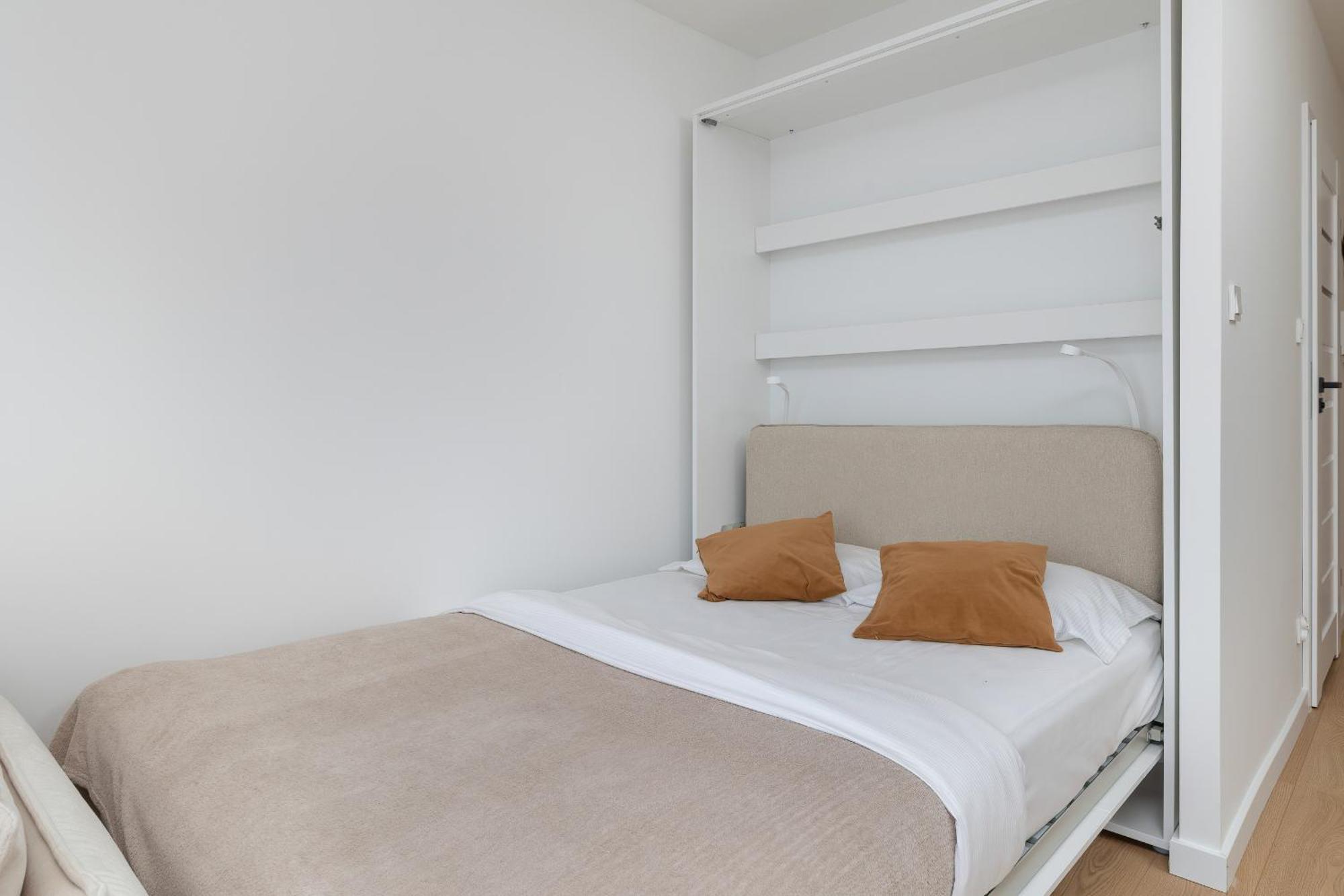 Apartment In Wellness With Terrace & Parking By Renters